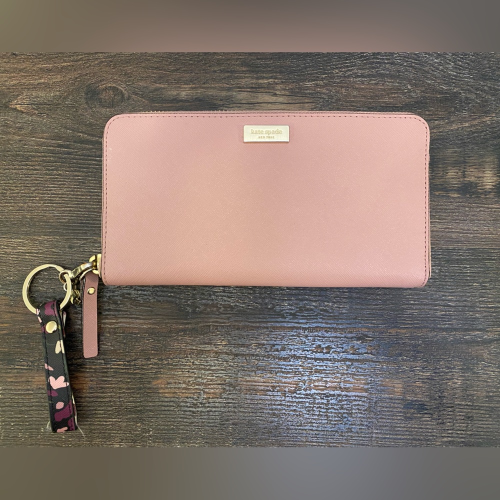 Kate Spade Wallet - Excellent condition, barely used. mauve dusted pink rose